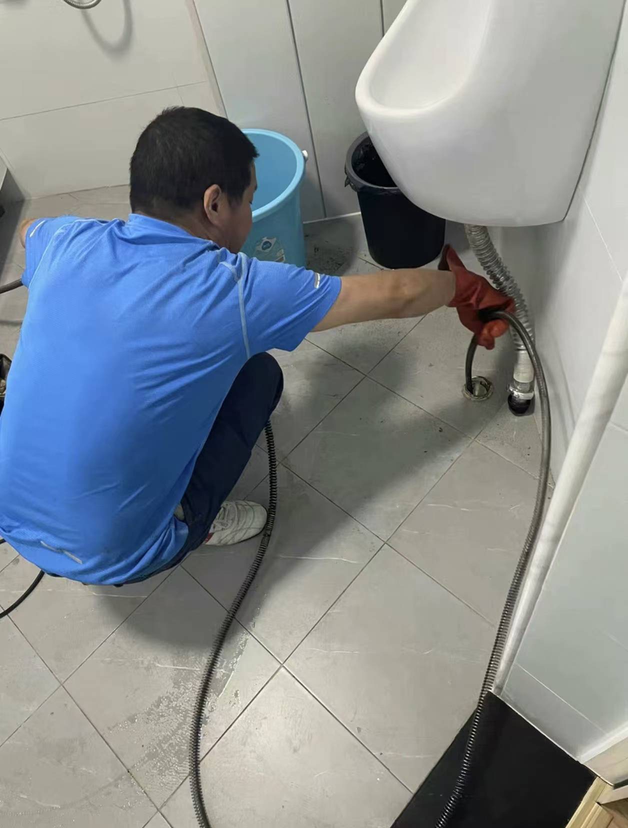 河?xùn)|區(qū)二號(hào)橋?qū)I(yè)管道疏通服務(wù) 高效解決下水道堵塞、馬桶疏通與化糞池清理難題